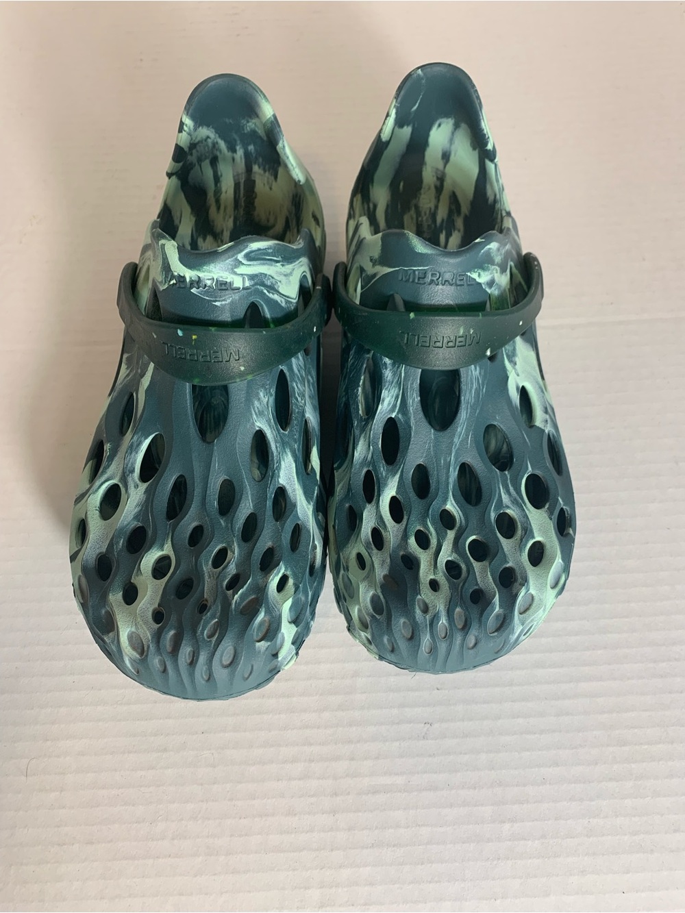 Merrell Hydro Moc Women’s water shoes in a green camo marble size 9